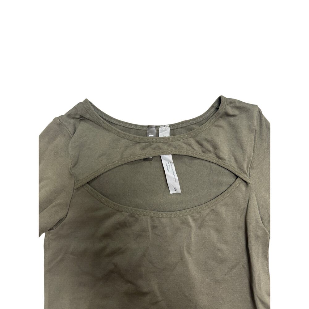 ANWND Olive Long Sleeve Cut Out Stretch Top 🫒 Soft Sexy Crop Top • Size S/M - Picture 2 of 3